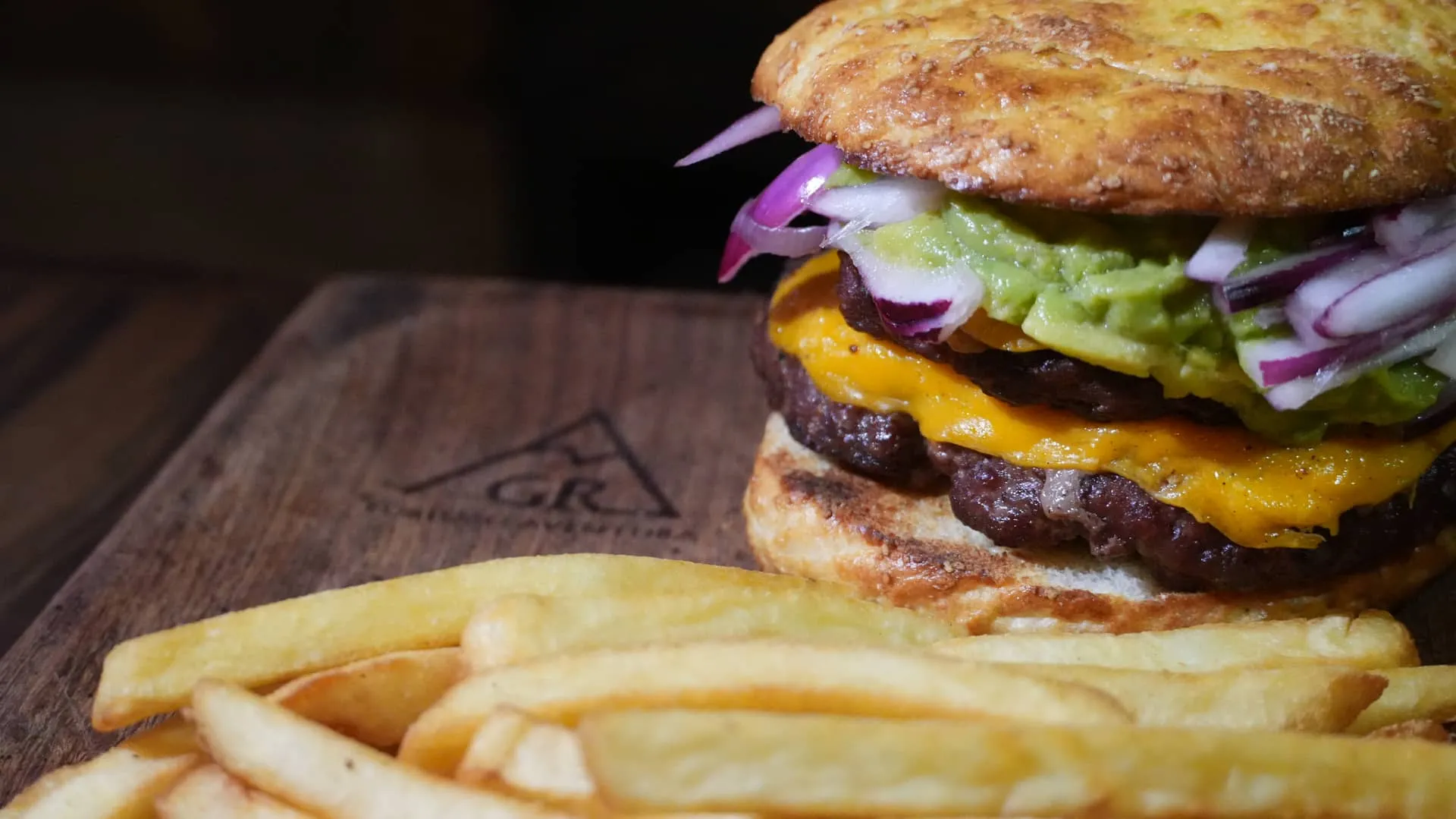 Café con leche y croissant